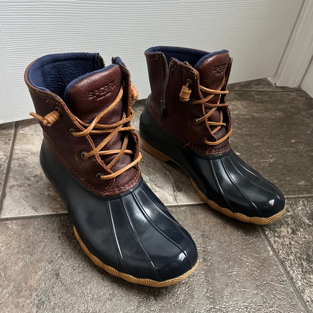 Sperry Duck Boot - Navy Size US7.5W - Good condition!